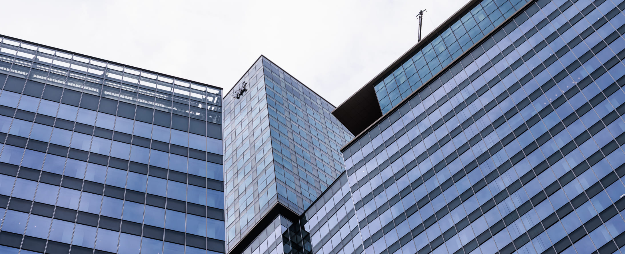 ABOUT 会社を知る